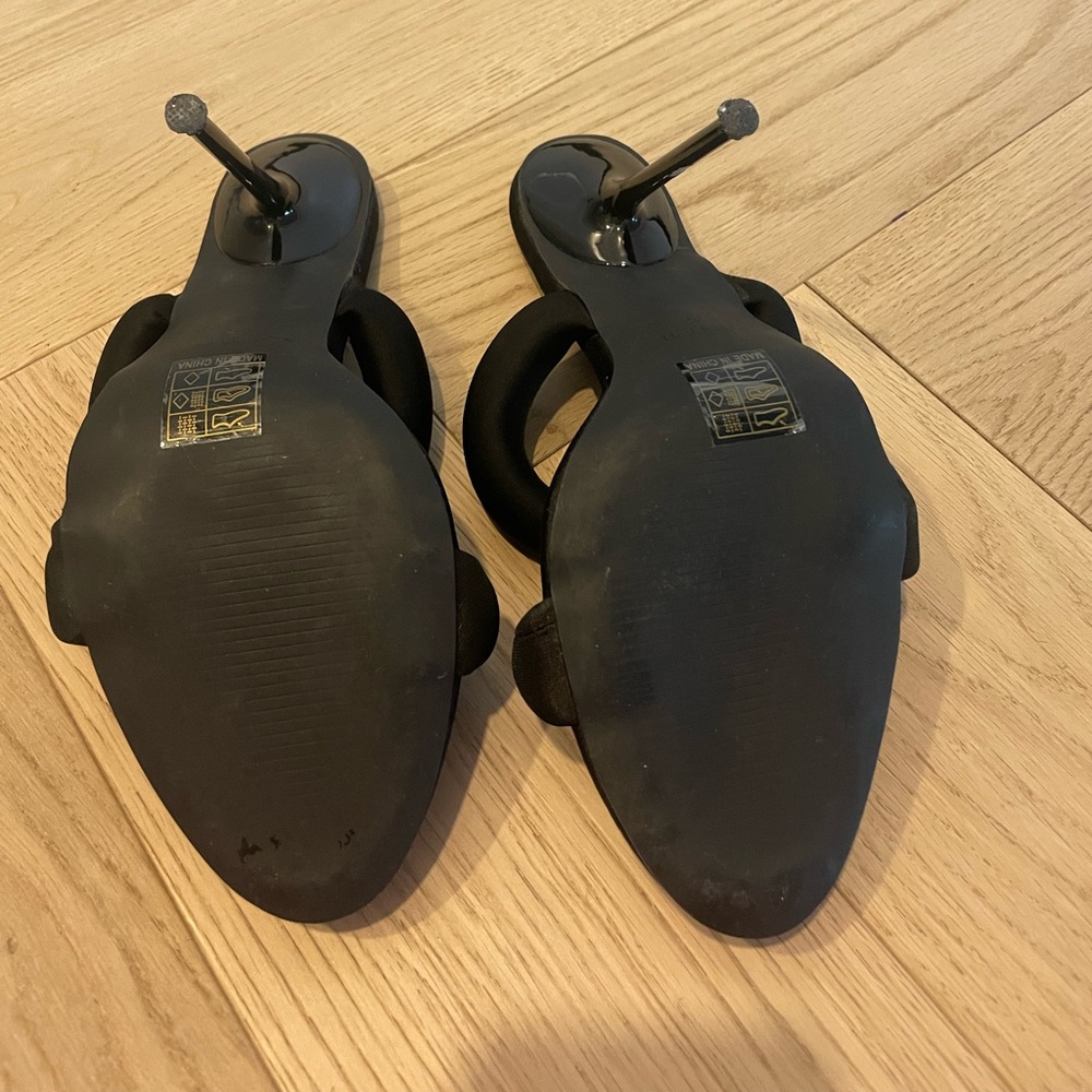 Heels - Picture 4 of 5